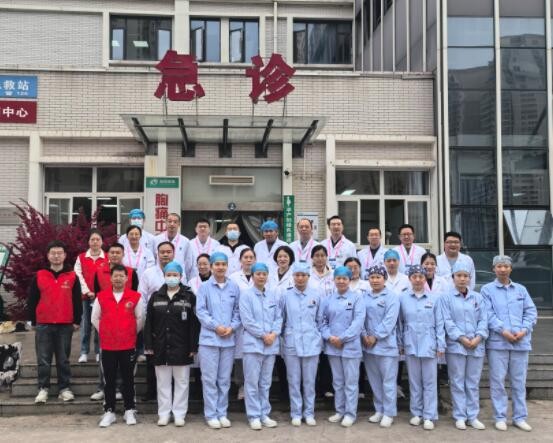 雷竞技官方入口
青年志愿者助力2025年武汉马拉松医疗保障