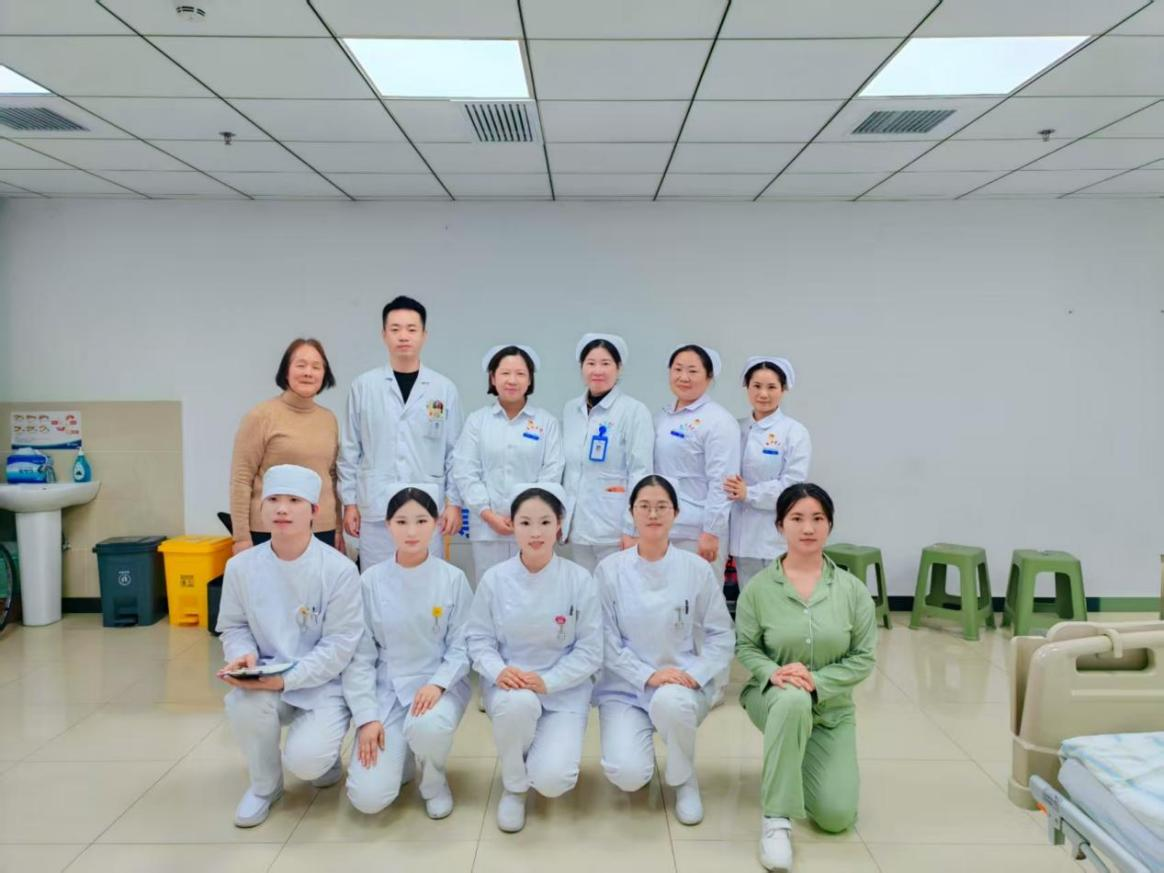 【改善护理服务】㉘校企协同促提升，专业赋能助备赛——梨园护理专家团队助力武汉商贸职业学院技能大赛赛前演练