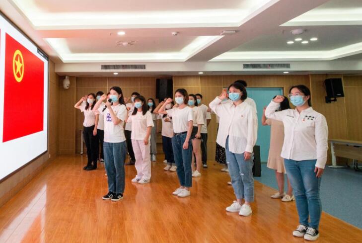 聆听抗疫故事，绽放青春光芒 ——雷竞技官方入口
举办2022年青年抗疫故事宣讲会